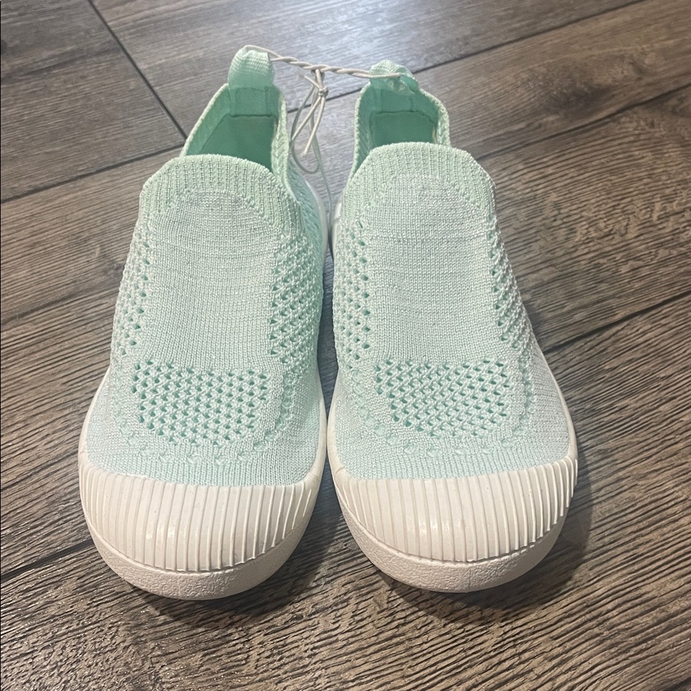 Cat & Jack Mint Green Kids Water Shoes